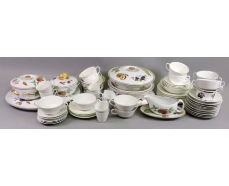 Nine pieces of Royal Worcester Evesham oven to tableware, Wedgwood Countryware part breakfast service, Thomas & Heinrich & Co