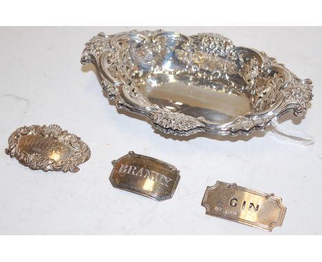 A pair of  Edwardian silver bonbon dishes of pierced oval form by The Alexander Clark Manufacturing Co. Birmingham 1903, toge