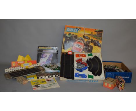 Scalextric Set 31 in Fair condition together with a small quantity of accessories including a VG HP2 Trackside Accessory Pack