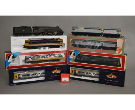 OO gauge. Quantity of locomotives: Bachmann 31-506 158 2-Car DMU 'Wales and West' - P, severe damage, boxed; Lima 205135 '46 