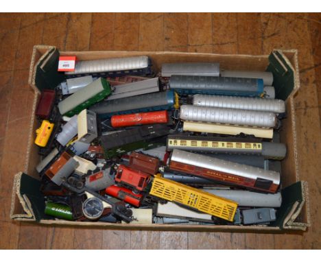 OO/HO gauge. An excellent quantity of coaches and rolling stock by Hornby, Lima, Jouef and similar. Unboxed, conditions vary.