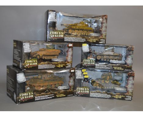 Five Unimax Forces of Valor 1:32 scale diecast model tanks, all German models. E and boxed. (5)