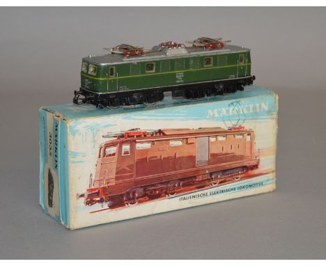 HO gauge. Marklin 3036 OBB Class 1141 Overhead Electric Bo-Bo locomotive, in incorrect 3035 box, together with an unboxed Mar