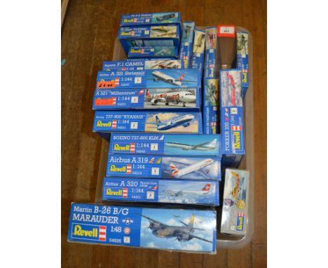 20 x Revell plastic model kits, all aircraft, in varying scales (1:144, 1:72, 1:48), including: 04246; 04160; 04525; etc. Box
