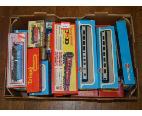 OO gauge. A good quantity of rolling stock and accessories by Lima, Triang, Wrenn and others. Boxed, conditions vary.