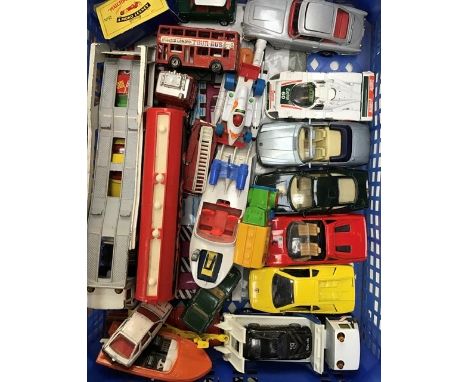 Die cast collection of assorted vehicles to 8nclude Corgi James Bond Aston Martin DB5, Matchbox Simon Snorkel Fife Engine, Si