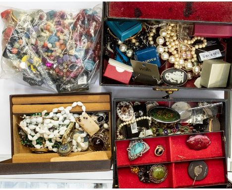 A collection of costume jewellery to include paste set and enamel brooches, Victorian gilt metal stone set brooch, vintage pa