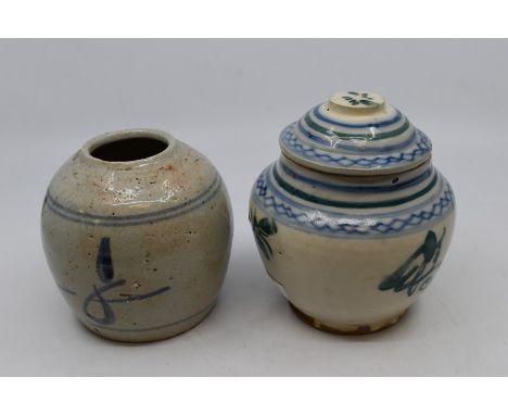 Chinese Ming style vase and cover, together with another Ginger jar, export, (2)