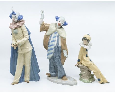 Three Nao clowns