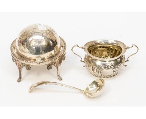 An Edwardian two handled sugar bowl, wyvern fluted with central vacant cartouche, Birmingham, date letter indistinct, circa 1