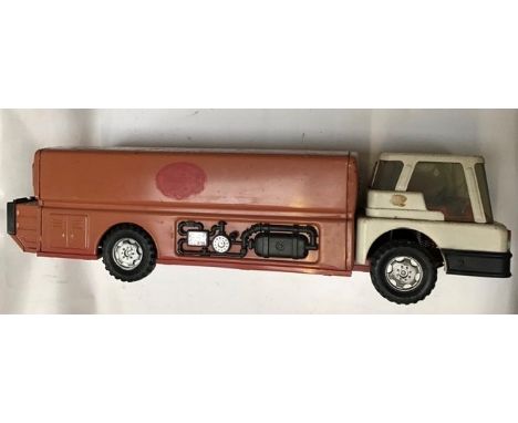 Texaco Tanker, large scale tinplate with plastic wheels Petrol tanker made by Park Plastics, Lindern, New Jersey. Playworn co