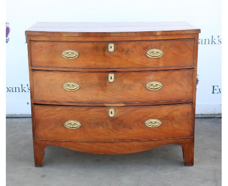 Early 19th century mahogany bowfront chest of drawers, with three long graduated drawers on bracket feet, H84 W98 D50 cm