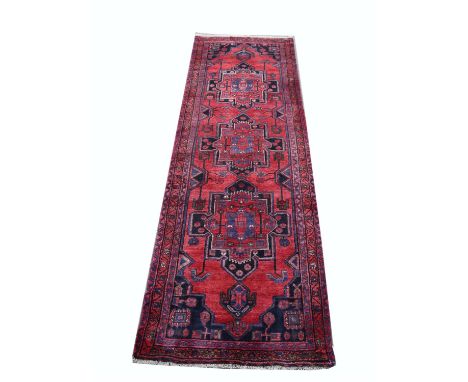 North Wesst Persian Heriz runner, 300 x 98 cm