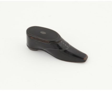 19th century black lacquered wood shoe form snuff box with inlaid decoration, 8cm long,