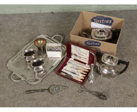 A box of assorted silver plate to include four piece Viners of Sheffield Alpha Plate tea service, cased fish cutlery, napkin 