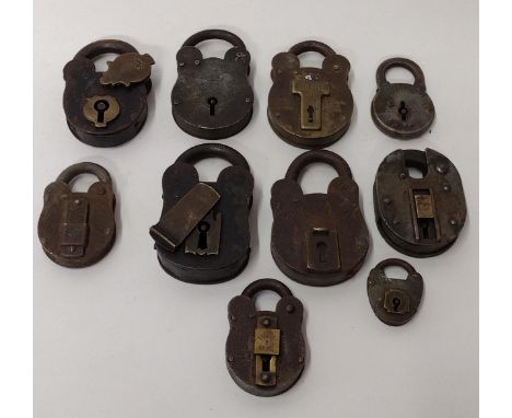 Quantity of vintage padlocks. Shipping Group (A). 