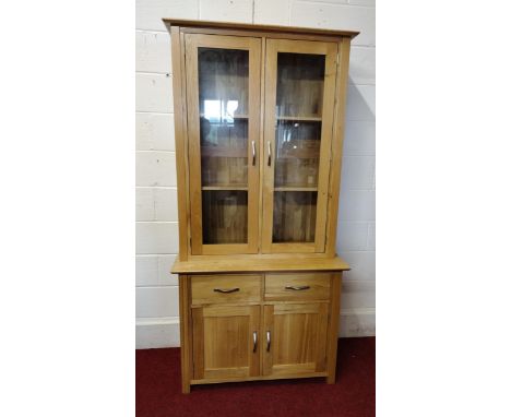 Contemporary light oak dresser measuring H:199 x W:98 x D:43 cm. Collection only. 