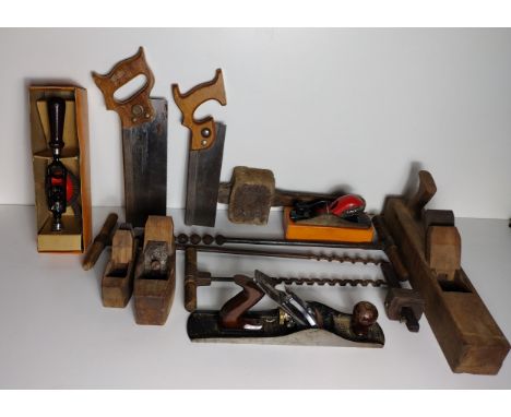Good selection of vintage hand tools. Shipping Group (B). 