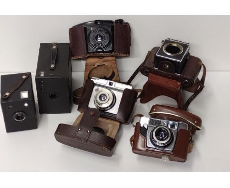 Vintage camera ware lot comprising: Shipping Group (A). 