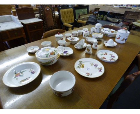 Quantity of Royal Worcester Evesham Wares