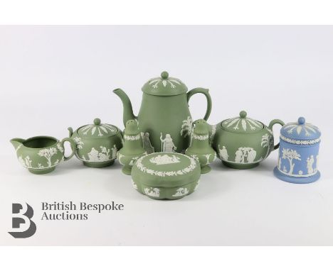 Wedgwood celadon green porcelain, comprising coffee pot, tea pot, sugar bowl, milk jug, salt and pepper, trinket dish and cov
