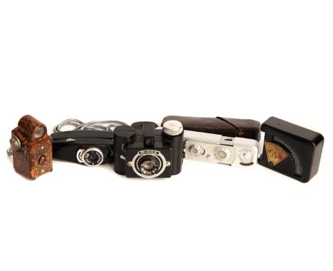 A Selection of Sub Miniature Cameras, including Sidax, Coronet Midget, Stylophot and Minox B (a lot)