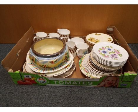 A good mixed lot of mid-century ceramic tableware to include Midwinter Modern Cherokee, Angelique HT hostess tableware by Joh