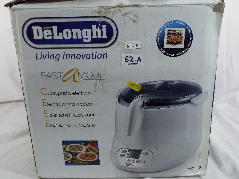 A Delonghi Pastamore Cooker model PMC110, boxed