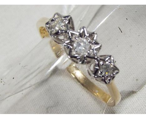 A lady's 9ct gold and diamond trilogy ring, 1.5 grams