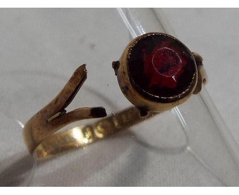 A lady's 18ct gold stone set ring, size 'N', approx weight 1.31 grams (a/f), boxed  Est £40 - £60