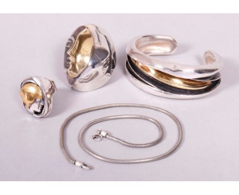 Schmuckset, 925er Silber/750er GG, Juwelier Sack, Lübeck, 3-tlg. bestehend aus Ring, Armreif und Collier, zus. ca. 147,8g Bel
