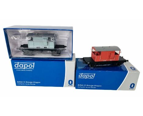 2x Dapol 'O' Gauge BR Brake Van Wagons - Both boxed, however 1x lacking internal packing cradle, therefore resides in bubble 