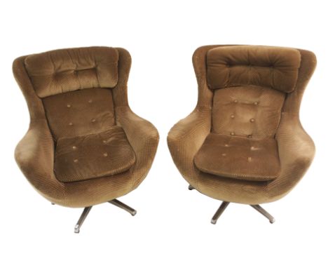 A PAIR OF VONO MID-CENTURY SWIVEL AND TILT ARMCHAIRS with chrome base, 97cm high (2) This item is offered for sale as a work 