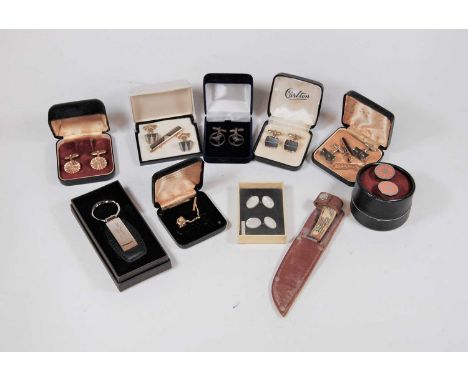 A box of miscellaneous mainly gent's cufflinks, to include mother of pearl examples 