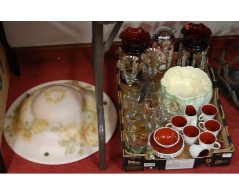 Mixed lot to include pair of ruby glass lustres, advertising glass cocktail shaker, assorted glasswares, Susie Cooper part co