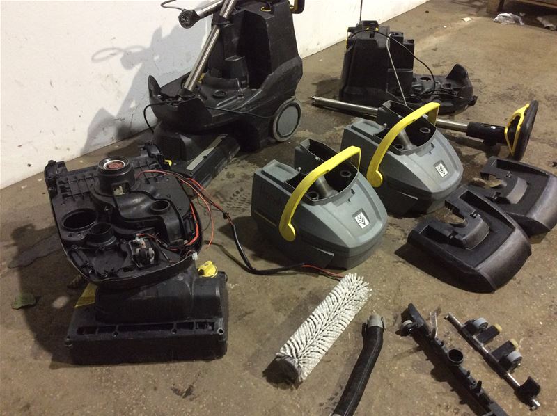 {059067} VARIOUS SPARE PARTS FOR A KARCHER BR 35/12 C WALKBEHIND