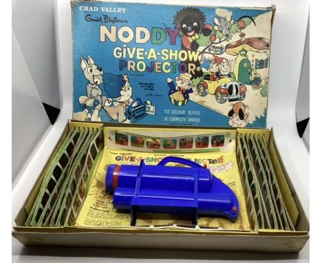 Noddy Enid Blyton Chad Valley Give a show projector set with &nbsp;original slides boxed vintage toy 1960s Original. (1)