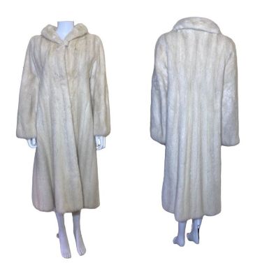 A couture, pearl mink coat with swing back, lining with bands of velvet ribbon and concealed pocket 42 inch bust (aprox m) (1