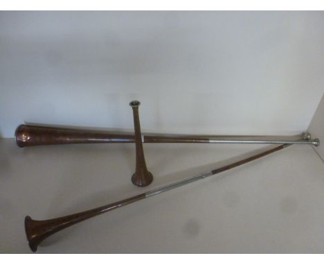 Three copper and silver plate hunting horns by Kohler & Son 91cm, 81cm and 22cm
Condition report: Good used condition with nu