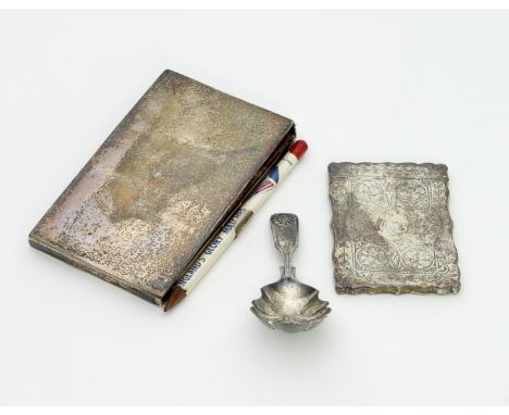 A silver caddy spoon, James & Josiah Williams, Exeter 1863, of fiddle, thread and shell pattern with shell bowl, a silver vis