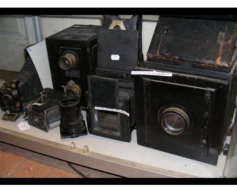 Various vintage cameras including a half plate camera circa 1920CONDITION REPORTWe have attached a number of additional image