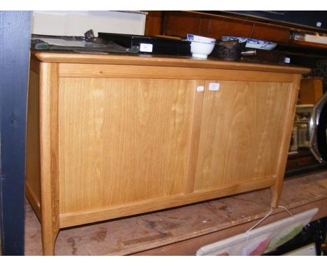 A light oak blanket box - width 96cms
