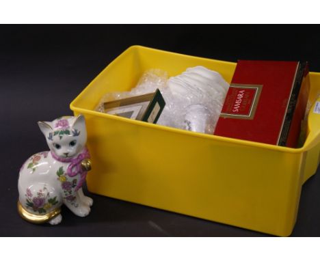 Sundry lot of mixed ceramics to include Coalport plates, a ceramic cat, plus twenty ceramic spice jars etc. 