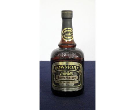 1 75.7-cl bt Bowmore de Luxe Islay Single Malt Scotch Whisky 70° believed 1970's bottling