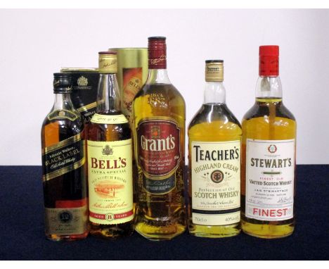 1 70-cl bt Johnnie Walker Black Label 12 YO Whisky 40% oc 1 70-cl bt Bells 8 YO Extra Special Whisky 40% original tin 1 litre