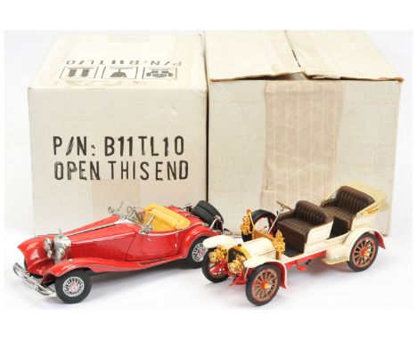 Franklin Mint a boxed pair of model cars comprising of (1) B11TL10 1904 Mercedes Simplex - white and (2) B11RJ58 1935 Mercede