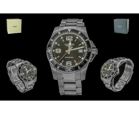 Longines Divers 30 Bar Stainless Steel Heavy Gents Wrist Watch. Model No 3740566. Case No 44204813. Date of Purchase 6-11-201