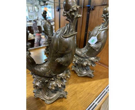 Japanese Meiji Period Fine Pair of 19th Century Large and Impressive Bronze Koi Carp Fish Figures, Balancing Large Balls on S