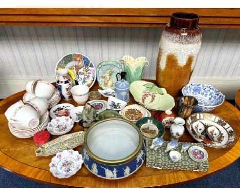 A Collection of assorted Pottery to include Wedgwood, Oriental ware, Carlton ware, Sylvac. St Michael Gemma tea service etc