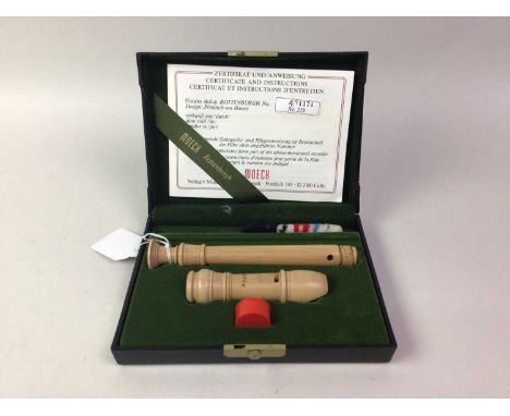 MOECK, SOPRANINO RECORDER, housed in original fitted case with certificate25cm long